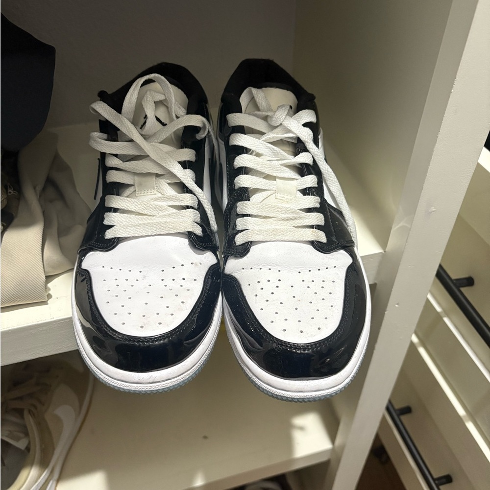 Nike Black and White Sneakers Jordan AJ1 SE